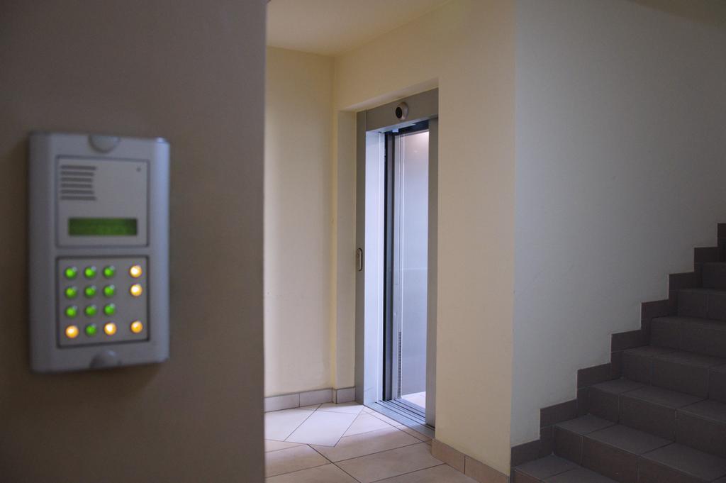 Color Apartment كراكوفيا الغرفة الصورة